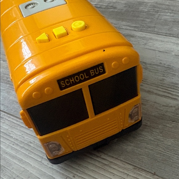 School Bus  new - Picture 4 of 5